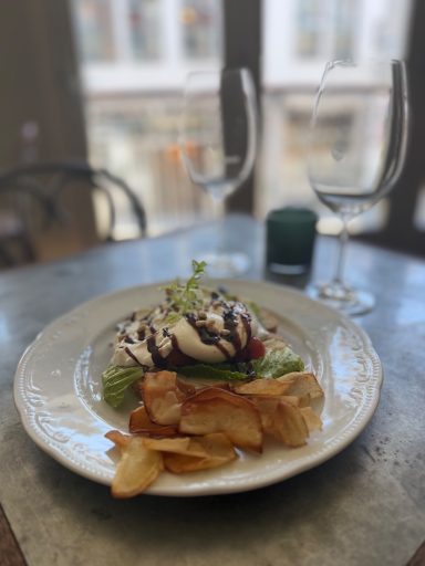 Restaurantfotografie | BvSocials Professionele restaurantfotografie van een gerecht voor social media, gemaakt door BvSocials.